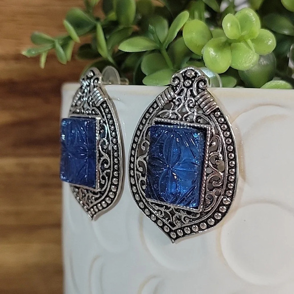 🔥LAST PAIR🔥 Etched Glass Bold Statement Earrings - Picture 3 of 8